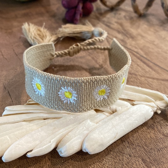 Boho Adjustable Woven Daisy Bracelet - Picture 4 of 5